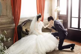 Chàng trai mắc ung thư giai đoạn cuối cưới búp bê tình dục làm vợ