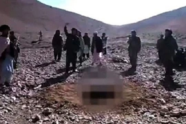 Một phụ nữ Afghanistan bị ném đá đến chết vì tội ngoại tình 