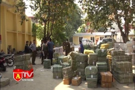 Nhiều điểm "găm" hàng hóa nhập lậu với số lượng lớn bị phát hiện