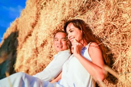 Người mẫu Thuý Hạnh khoe ảnh gia đình hạnh phúc ở Mỹ