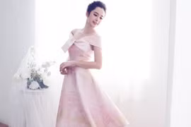 Angela Phương Trinh "ghi điểm" với vẻ đẹp ngọt ngào đầy nữ tính