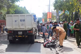 Người đàn ông chạy "xe ôm" bị xe ben cán tử vong