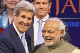 Đoàn xe hộ tống Ngoại trưởng Mỹ gặp tai nạn