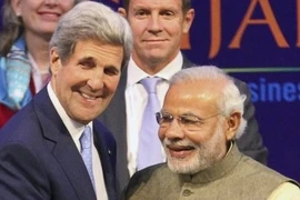 Đoàn xe hộ tống Ngoại trưởng Mỹ gặp tai nạn