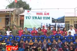 Sẻ chia hơi ấm với đồng bào vùng cao