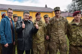Tổng thống Poroshenko: Đặc nhiệm Mỹ và Ukraine huấn luyện nhau