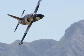 Máy bay huấn luyện quân sự Mỹ rơi, phi công thiệt mạng