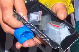 Sử dụng trái phép chất ma túy sẽ bị phạt cảnh cáo hoặc phạt tiền từ 500.000 - 1.000.000 đồng