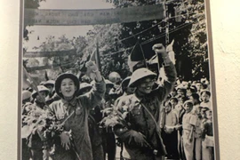 100 bức ảnh về lực lượng vũ trang Thủ đô