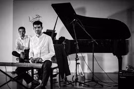 Nghệ sỹ Pháp biểu diễn đàn bầu