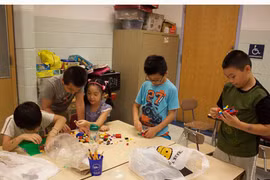 Số phận những "trẻ vệ tinh" người Trung Quốc ở Mỹ