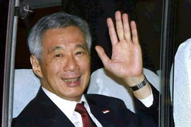 Thủ tướng Singapore đi xe buýt khi công du Ấn Độ