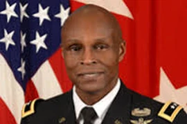 Tướng Mỹ bị sa thải vì dùng tiền công để xem thoát y