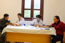 Bệnh viện Công an Hà Nội khám chữa bệnh miễn phí cho cán bộ hưu trí