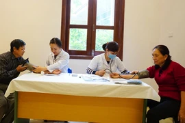 Bệnh viện Công an Hà Nội khám chữa bệnh miễn phí cho cán bộ hưu trí