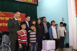 Hàng trăm suất quà Tết trao tặng cho đồng bào vùng cao tại Tuyên Quang