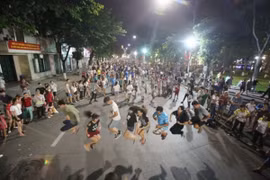 Giải pháp thông minh cho không gian đi bộ Hà Nội