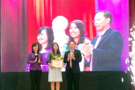 Trao 14 giải báo chí về lao động và việc làm năm 2016