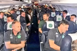 Máy bay chở đội bóng Brazil rơi ở không phận Colombia