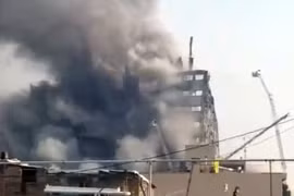 Tòa nhà 17 tầng ở Tehran đổ sụp, 35 lính cứu hỏa mất tích