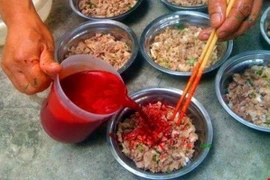 Cục trưởng Cục Y tế dự phòng: Đừng tưởng uống rượu vào là yên tâm… ăn tiết canh