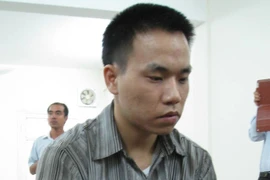 Hờn dỗi bố mẹ, cô bé lớp 6 “hại đời” bạn trai