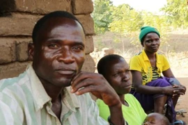 Người đàn ông nhiễm HIV ngủ cùng 104 bé gái trong lễ trưởng thành