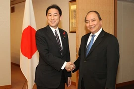 Mời Thủ tướng Shinzo Abe thăm Việt Nam sớm nhất có thể