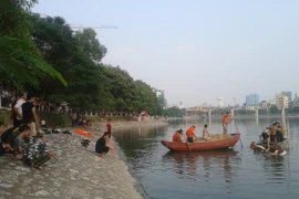 Phát hiện đuối nước ở hồ Hoàng Cầu, người cứu không kịp trở tay