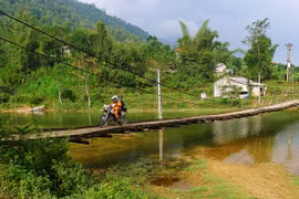 Cuộc sống phía sau cổng trời