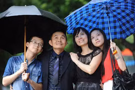 NSƯT Xuân Hinh: Chỉ vợ là không làm mới được!