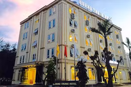 Rút sao một loạt khách sạn xuống cấp