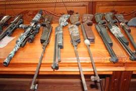 Công an triệt xóa nhiều điểm chứa súng, đạn trái phép ở miền Tây