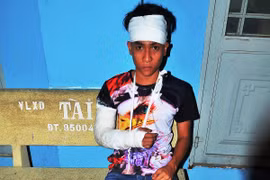 Nhóm đối tượng côn đồ truy sát khiến 3 thanh niên trọng thương