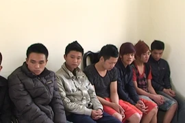 Bắt nhóm đối tượng truy nã có hàng nóng