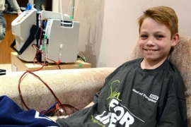 Cậu bé 10 tuổi, 9 năm chờ người hiến thận