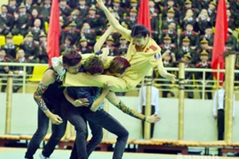 Võ sư Đặng Tam Thuận: Nữ CSGT ra đòn "cắt kéo" ấn tượng, đẹp mắt 