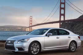 Lexus LS quyết không chịu thua Mercedes-Benz S-Class