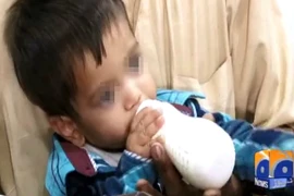 Bé trai 9 tháng tuổi bị buộc tội giết người