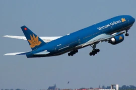 Hàng không Việt Nam điều chỉnh đường bay, tránh không phận Ukraine