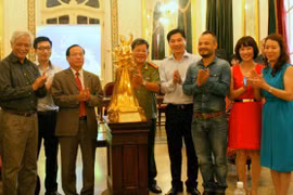 Ra mắt 60 pho tượng vàng Thánh Gióng "Hào khí Thăng Long"