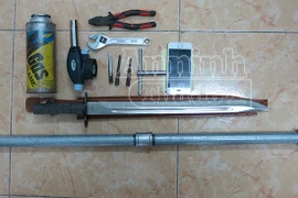 Nửa đêm vác kiếm, tuýp sắt đi cướp tài sản