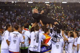 Chùm ảnh: Real Madrid mở đại tiệc đón Cúp Nhà Vua