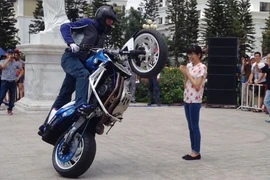 Xem Mattie Griffin trình diễn mô-tô mạo hiểm đỉnh cao tại Hà Nội