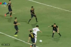 Pha solo thiên tài của Công Phượng