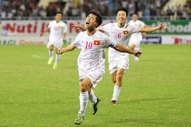Công Phượng lập siêu phẩm, U19 Việt Nam thắng sát nút U19 Australia