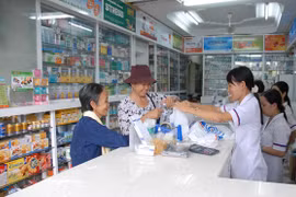 Thuốc đạt tiêu chuẩn do WHO thẩm định, giảm 30% giá thành sau khi gia công tại Việt Nam