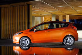 Ford Việt Nam bán gần 1.000 xe trong tháng 5