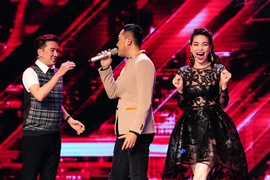 Khánh Bình hát "Sông quê" khiến Hà Hồ- Mr Đàm "nhảy dựng"