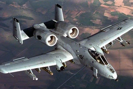 Xem "lợn lòi" A-10 thể hiện uy lực